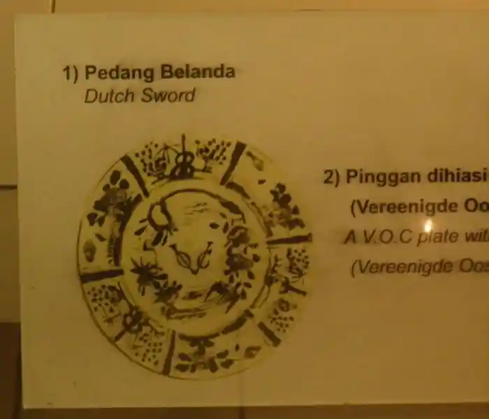Plate with sun rays, National Museum of Malaysia